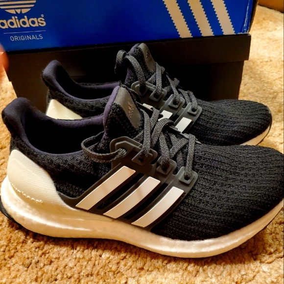 Adidas Ultra Boost/NWOT/Size 5.5 - Picture 2 of 11